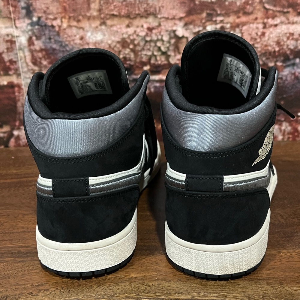 PREOWNED EXCELLENT CONDITION Nike Black Grey and White JORDAN 1’s Sneakers - Picture 7 of 10